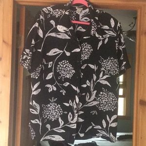 Women’s short sleeve blouse